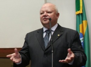 Dep. Est. Renato Hinnig